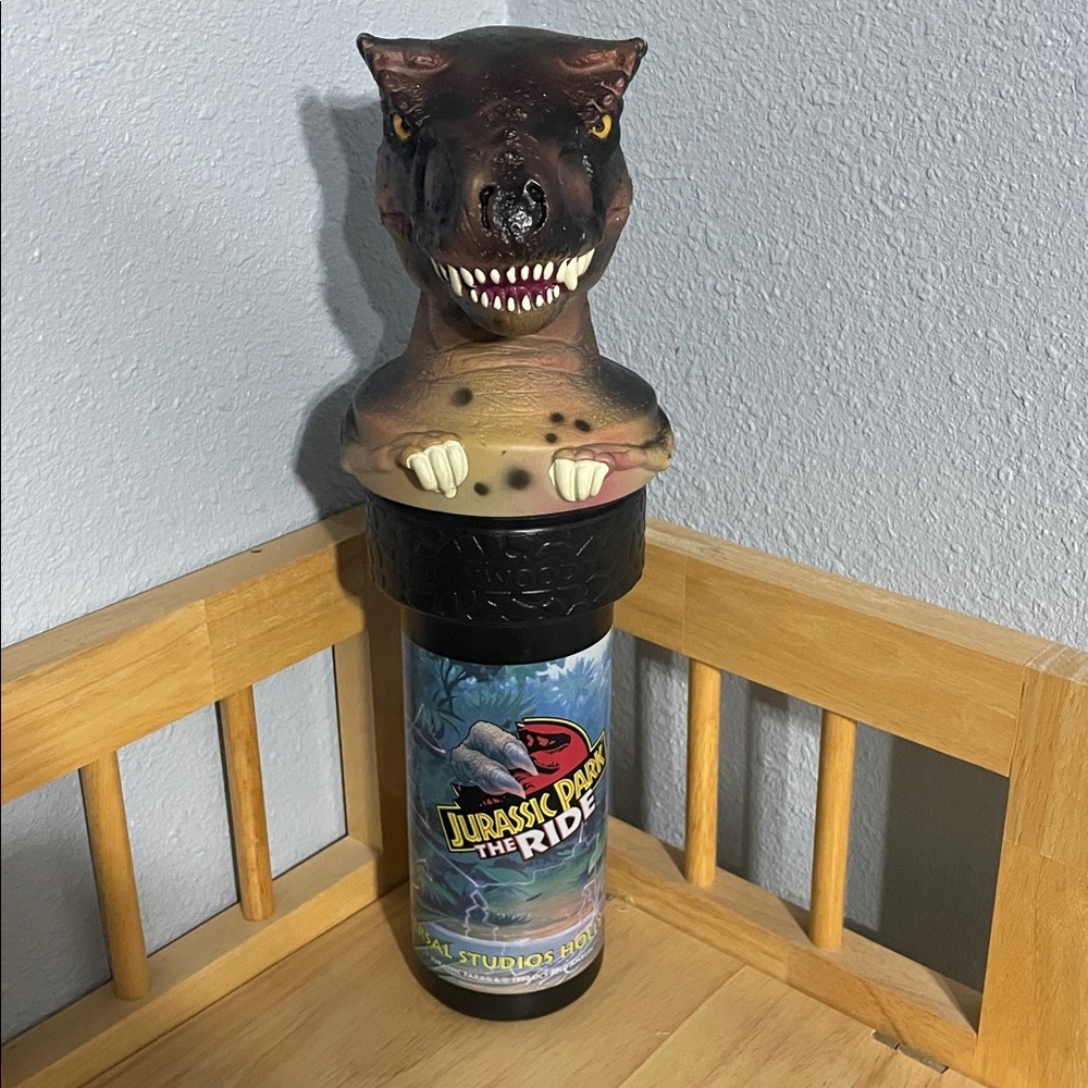 Vintage 1997 Universal Studios drink bottle cup the ride Jurassic Park